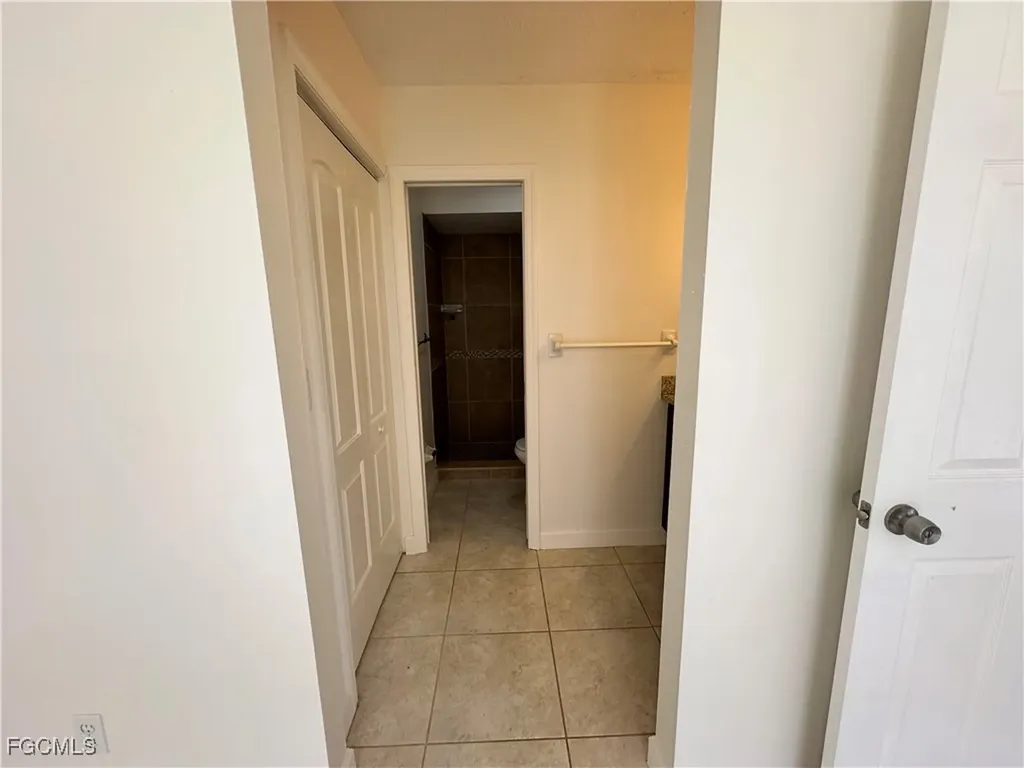 4611 SE 5th Place Cape Coral FL 33904
