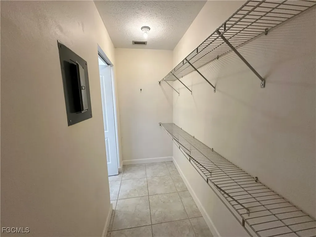 4611 SE 5th Place Cape Coral FL 33904