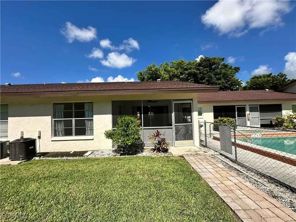 4611 SE 5th Place Cape Coral FL 33904