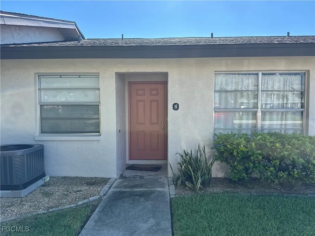 4611 SE 5th Place Cape Coral FL 33904