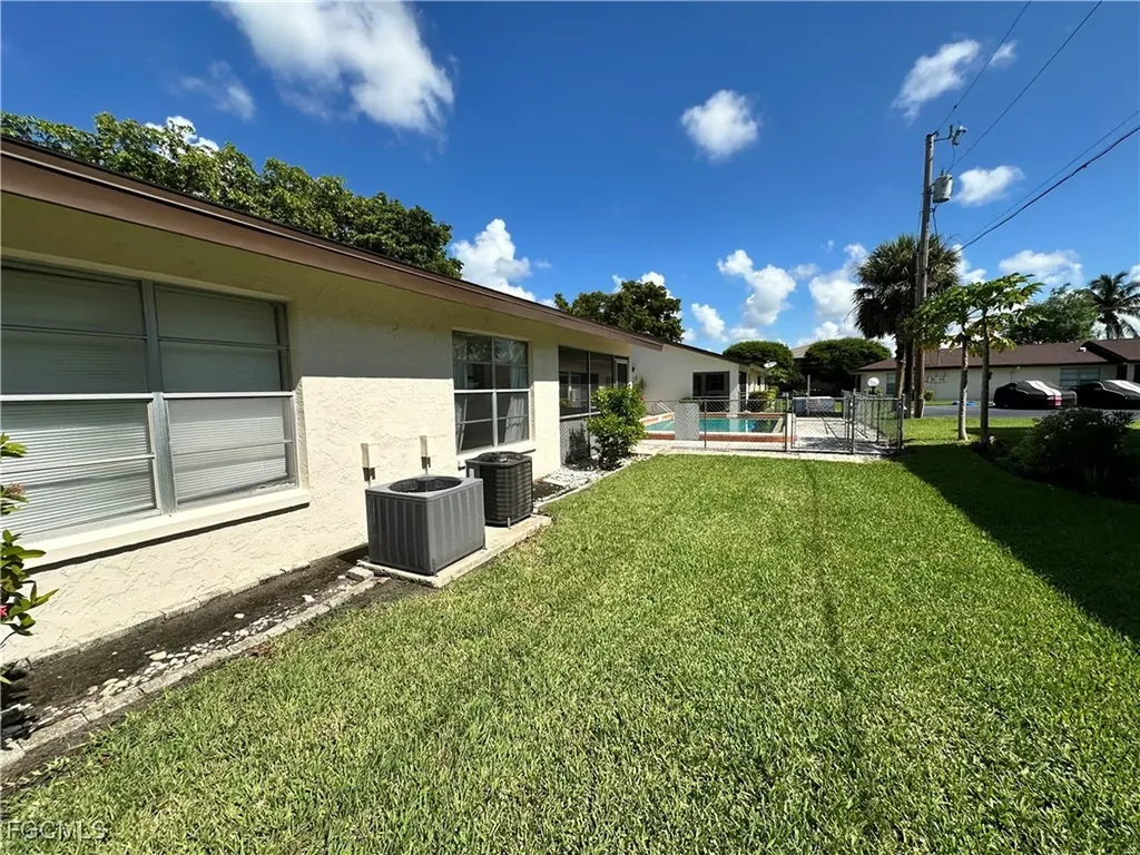 4611 SE 5th Place Cape Coral FL 33904