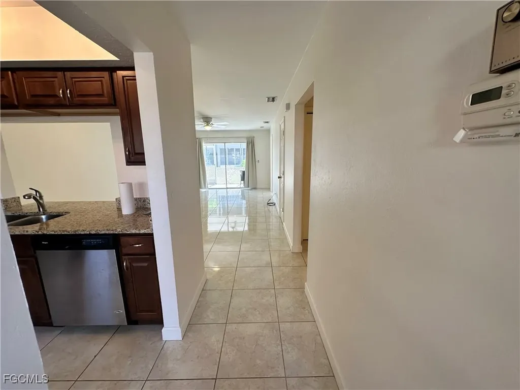4611 SE 5th Place Cape Coral FL 33904