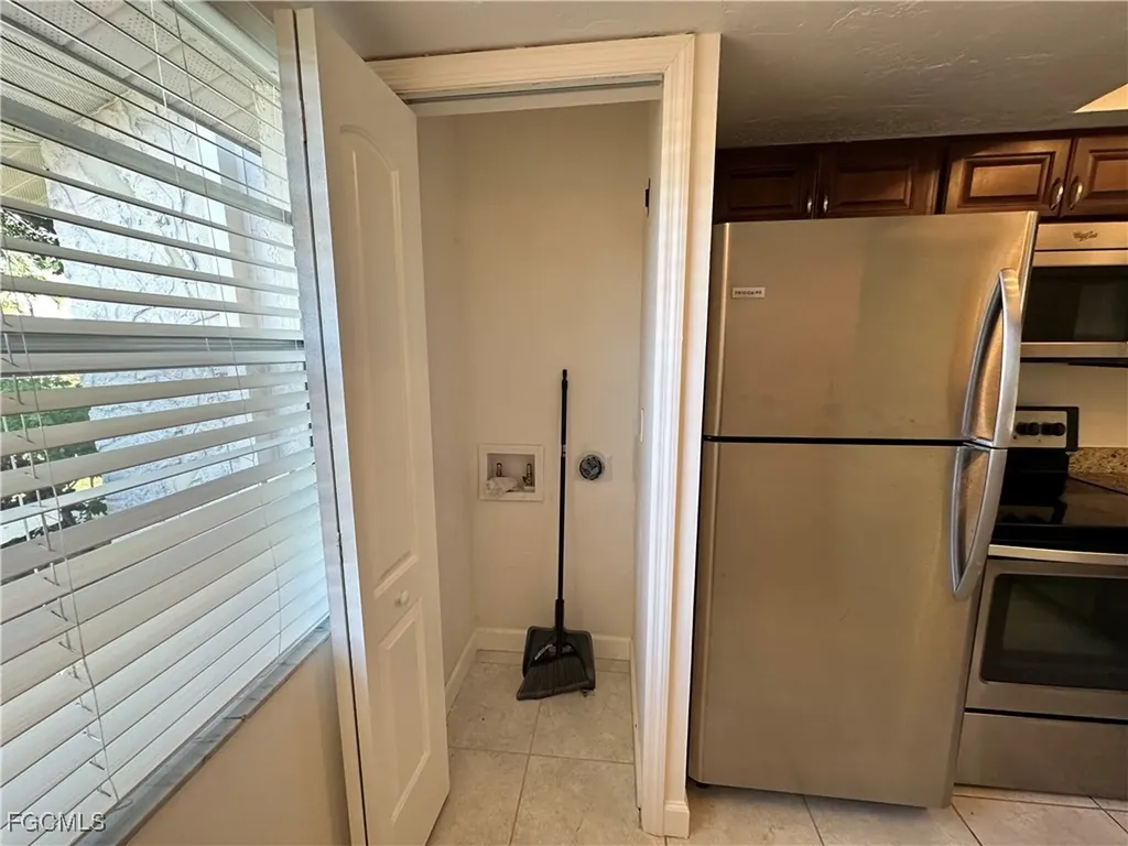 4611 SE 5th Place Cape Coral FL 33904
