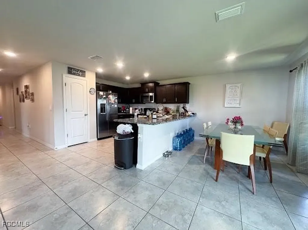 3903 NW 38th Street Cape Coral FL 33993