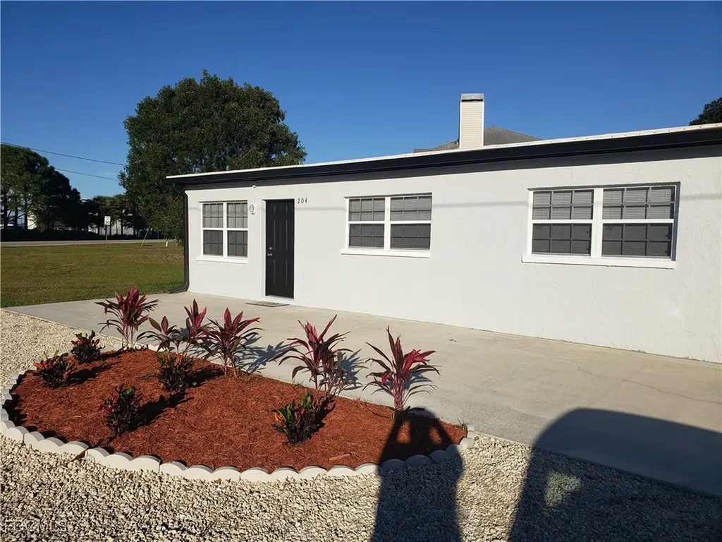 204 1st Street Fort Myers FL 33907