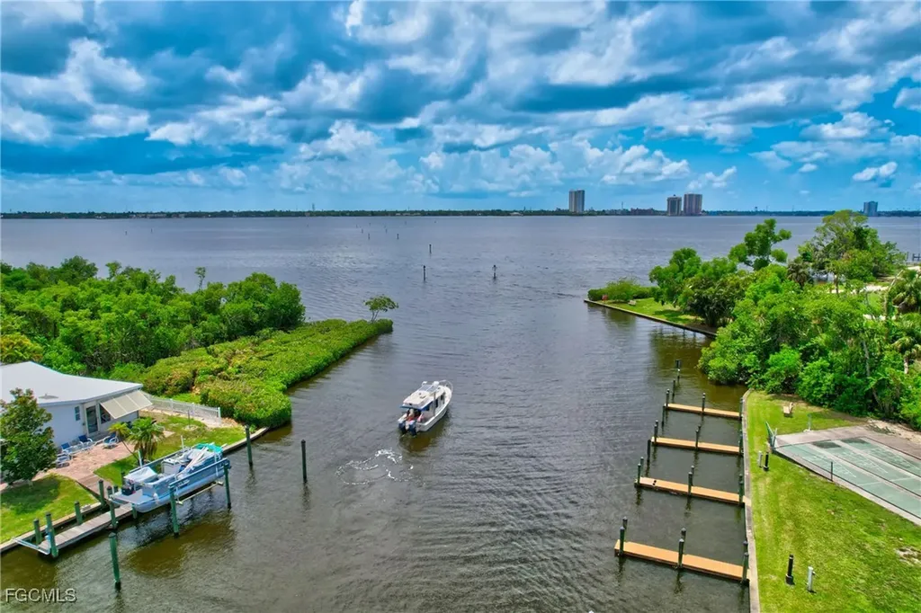 14510 Paul Revere Loop North Fort Myers FL 33917