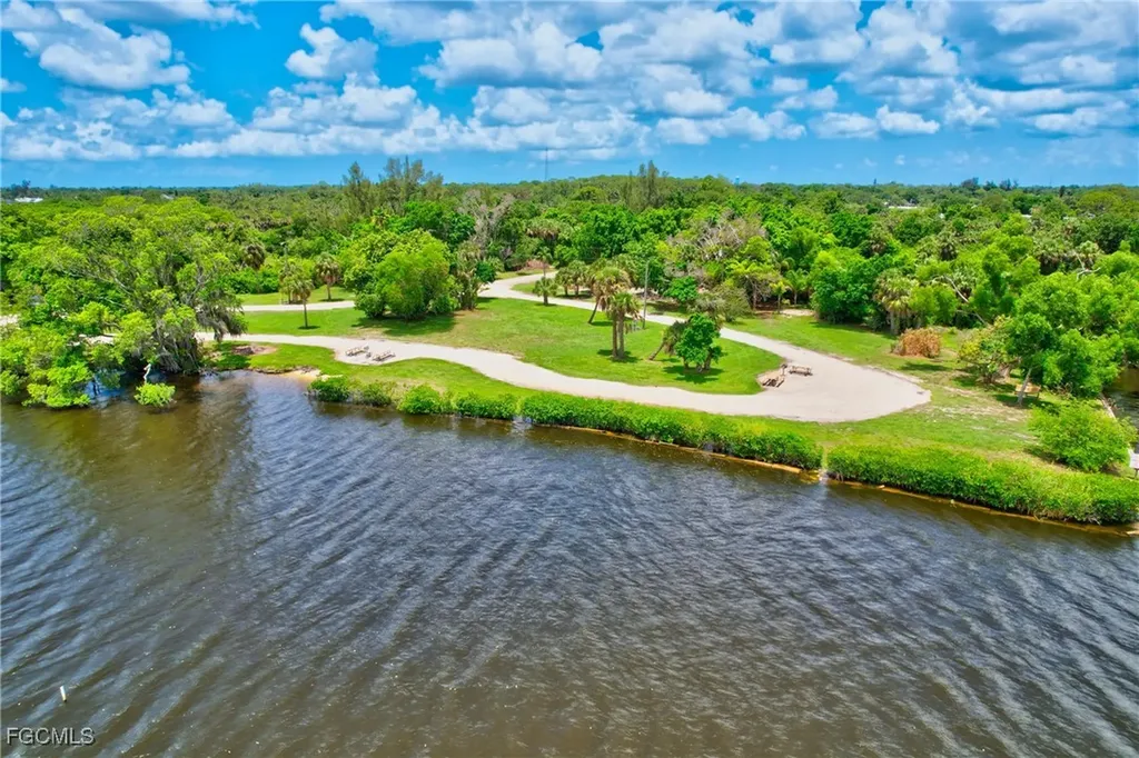 14510 Paul Revere Loop North Fort Myers FL 33917