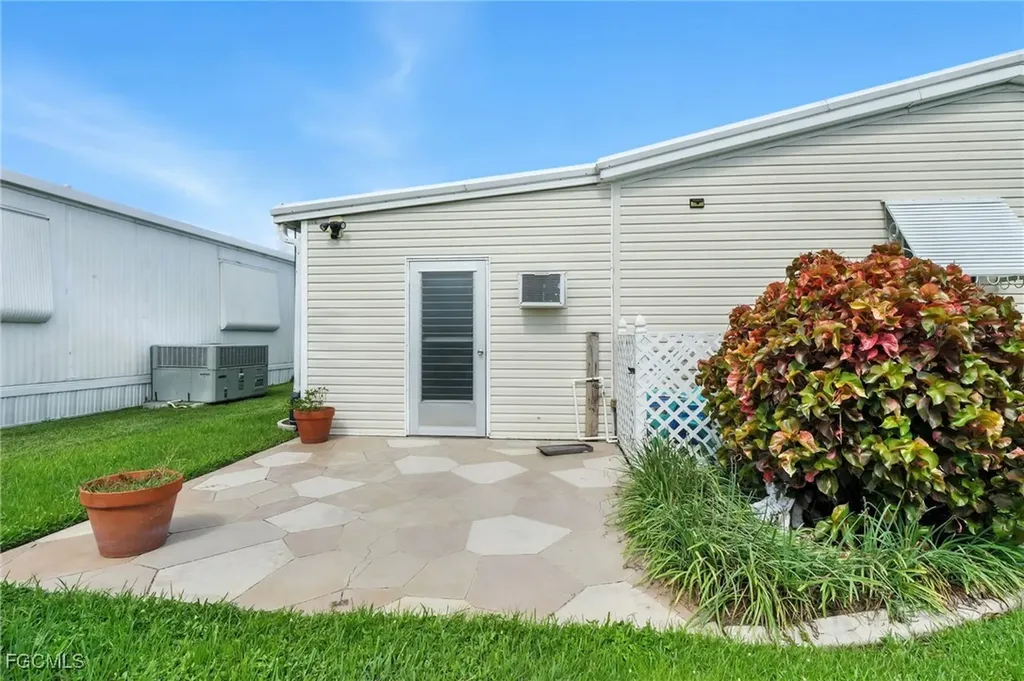 14510 Paul Revere Loop North Fort Myers FL 33917