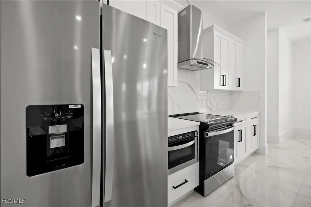 1015 NE 10th Place Cape Coral FL 33909