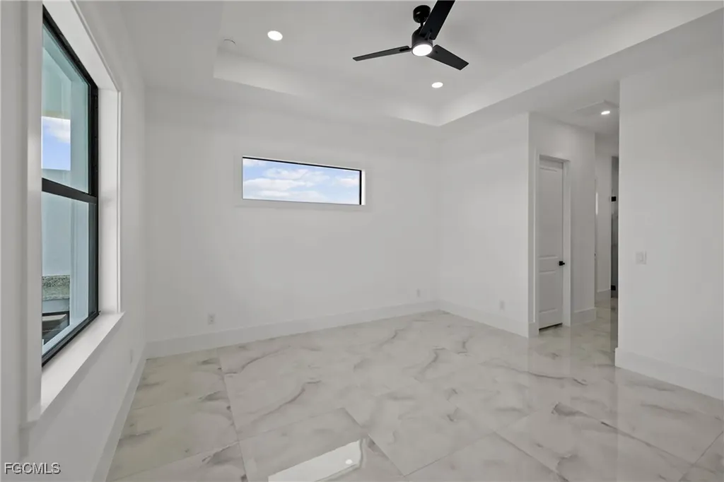 1015 NE 10th Place Cape Coral FL 33909