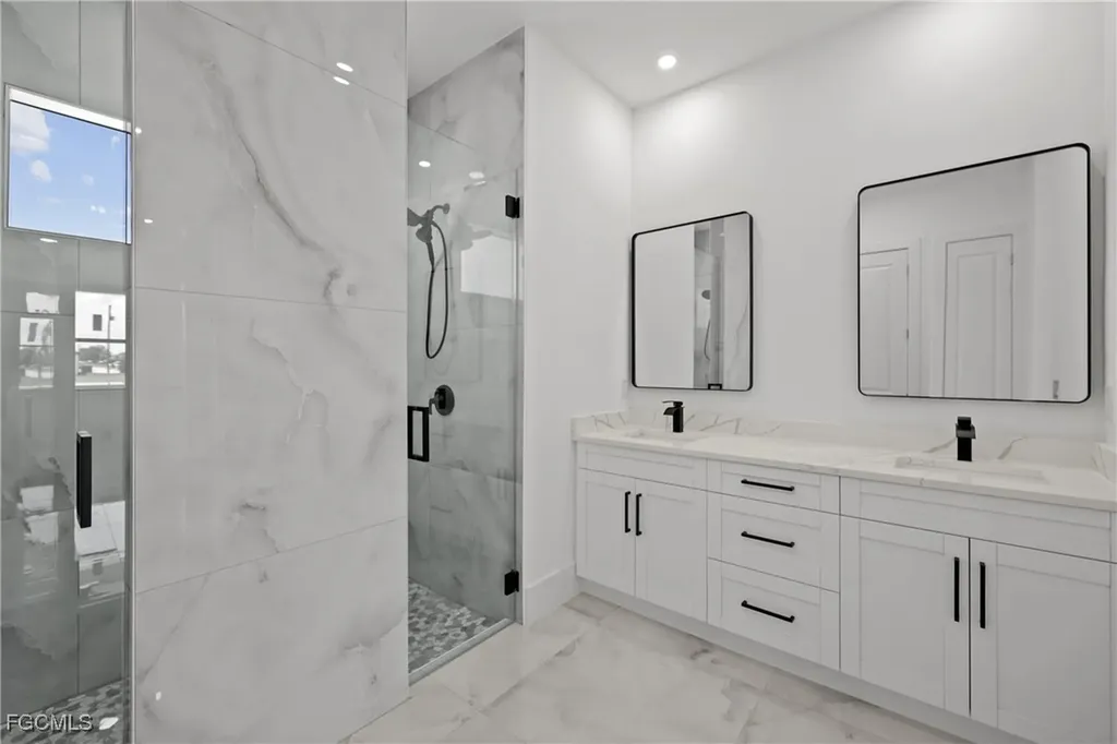 1015 NE 10th Place Cape Coral FL 33909