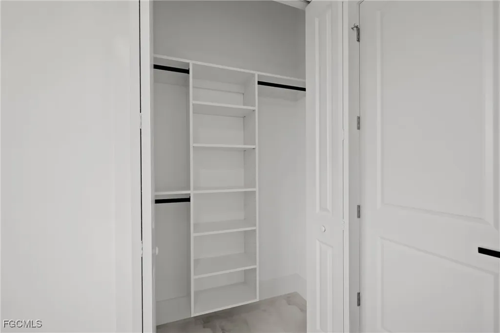 1015 NE 10th Place Cape Coral FL 33909