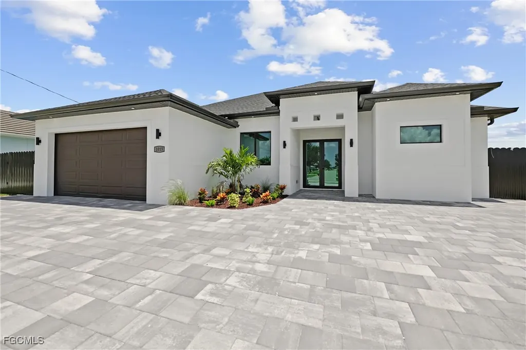 1015 NE 10th Place Cape Coral FL 33909