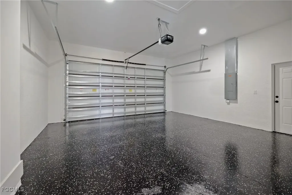 1015 NE 10th Place Cape Coral FL 33909