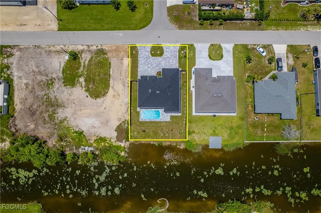 1015 NE 10th Place Cape Coral FL 33909