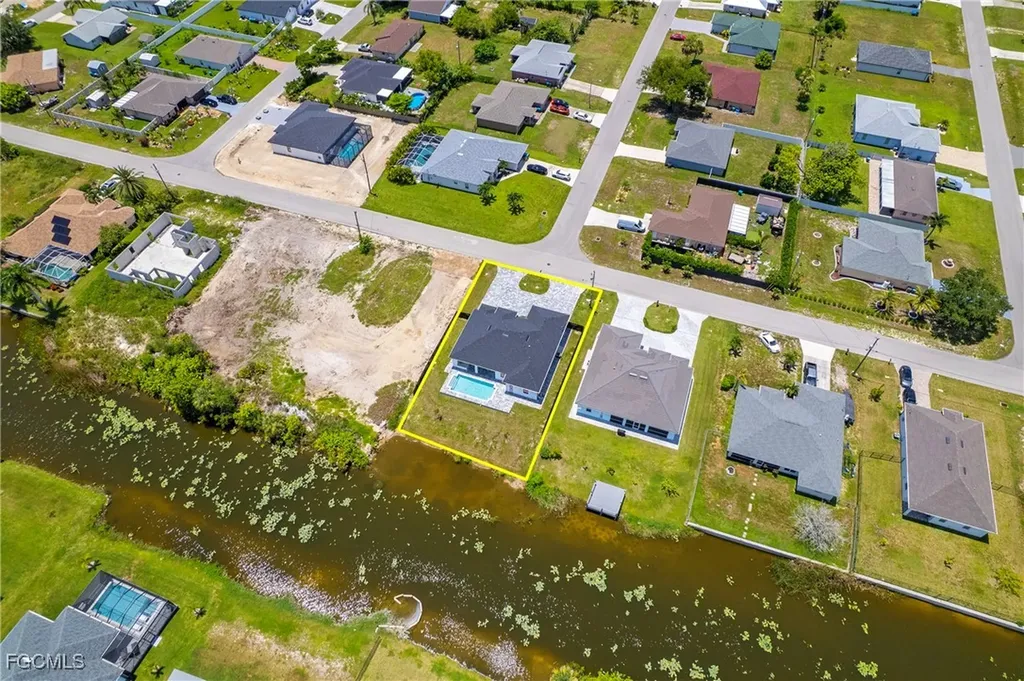 1015 NE 10th Place Cape Coral FL 33909