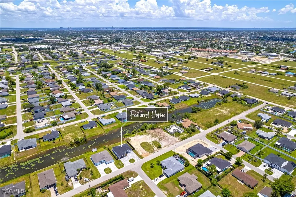 1015 NE 10th Place Cape Coral FL 33909