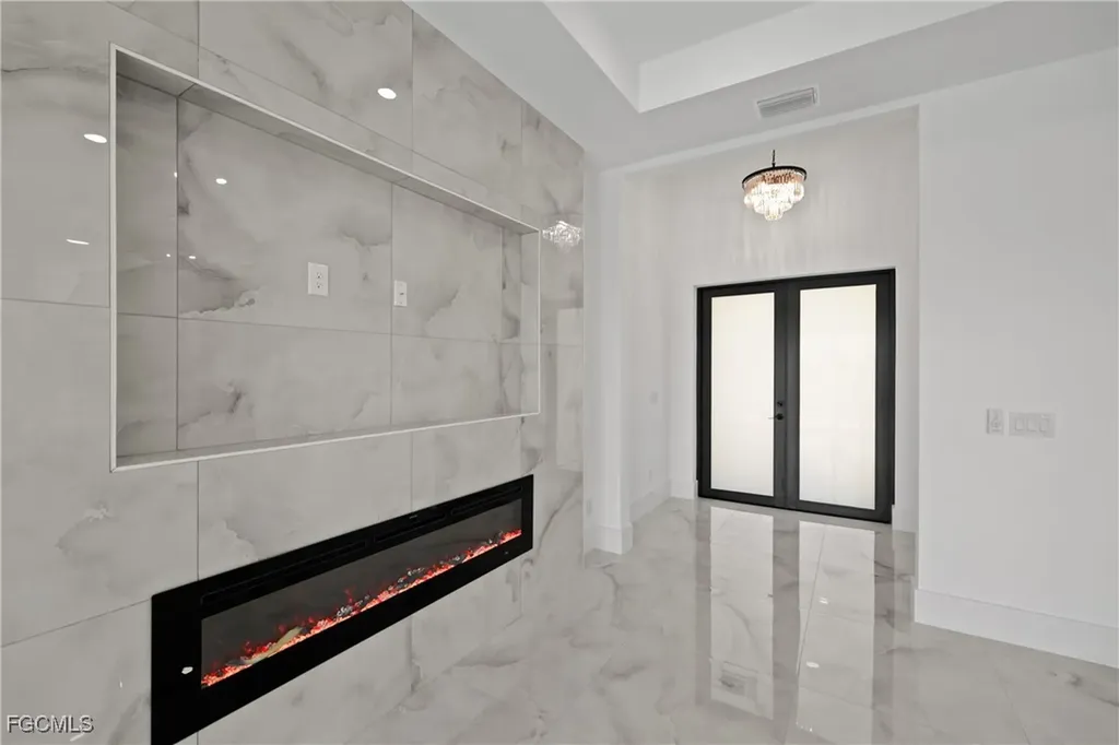 1015 NE 10th Place Cape Coral FL 33909