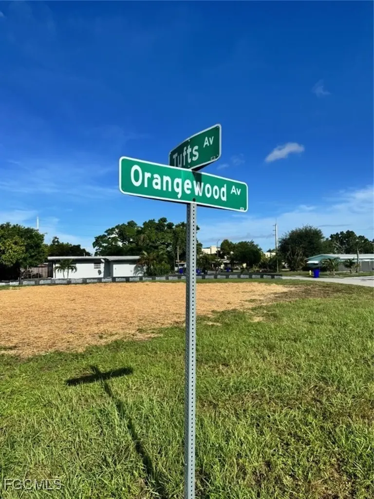 4360 Orangewood Avenue Fort Myers FL 33901