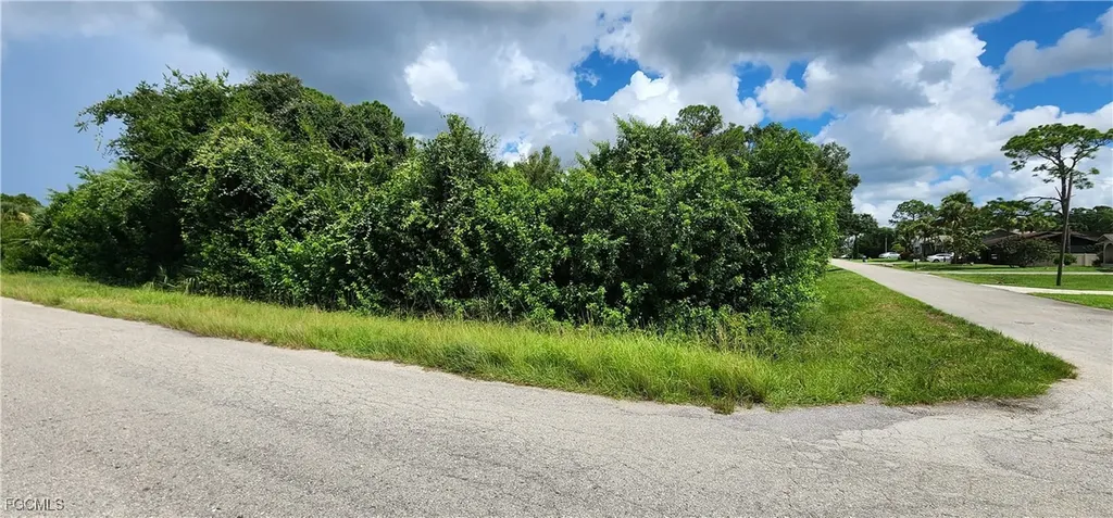 2607 Leeland Heights Boulevard E Lehigh Acres FL 33936