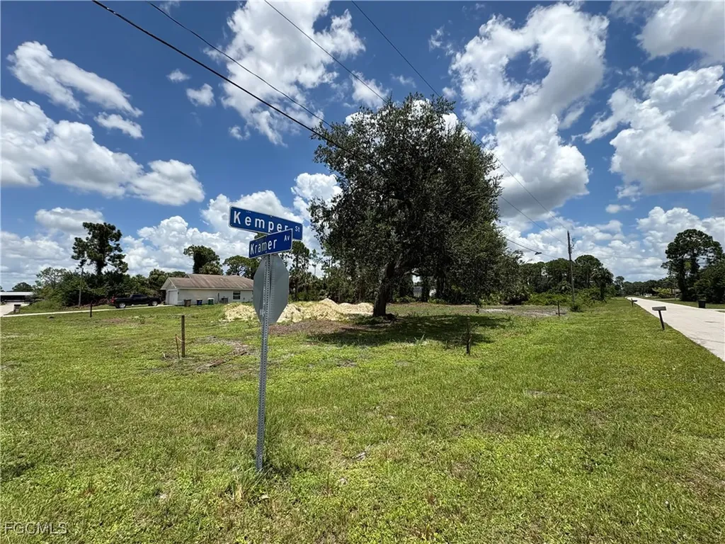 3738 Kemper Street Fort Myers FL 33905