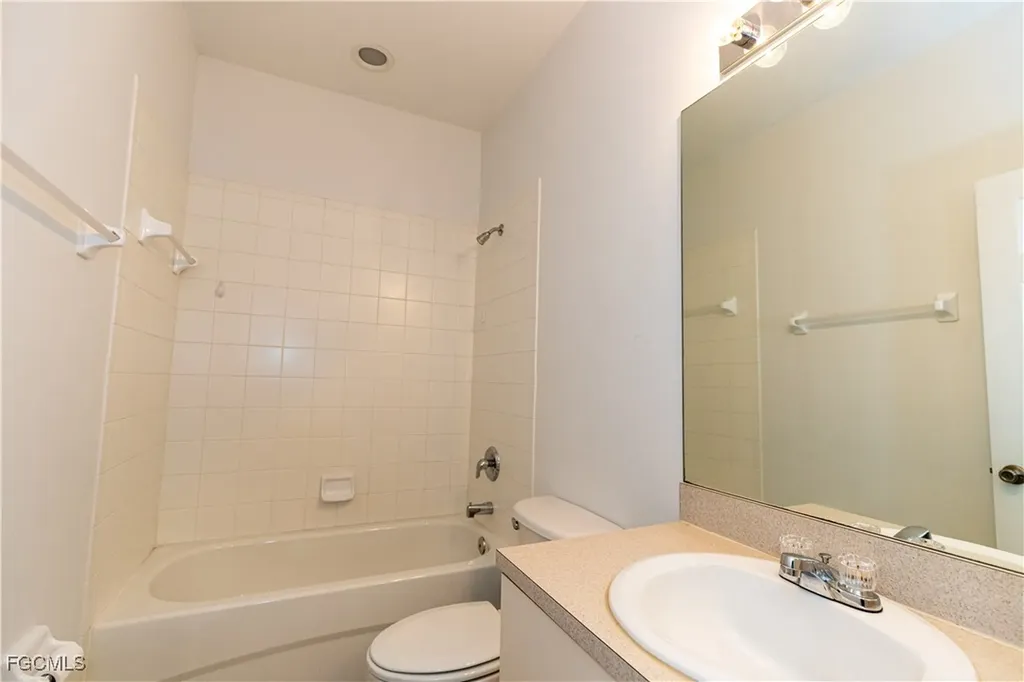 4275 Bellasol Circle Fort Myers FL 33916