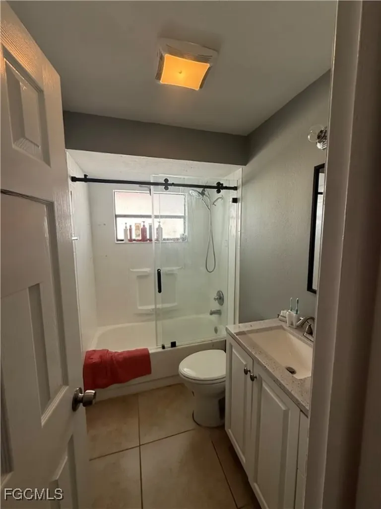 421 SW 21st Terrace Cape Coral FL 33991