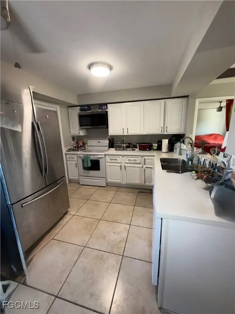 421 SW 21st Terrace Cape Coral FL 33991