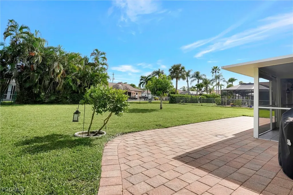 1012 SW 51st Terrace Cape Coral FL 33914