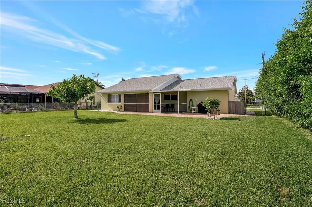 1012 SW 51st Terrace Cape Coral FL 33914