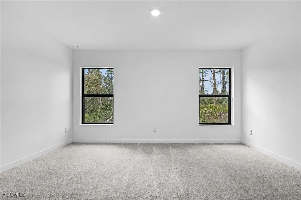 156 Yager Circle Fort Myers FL 33913