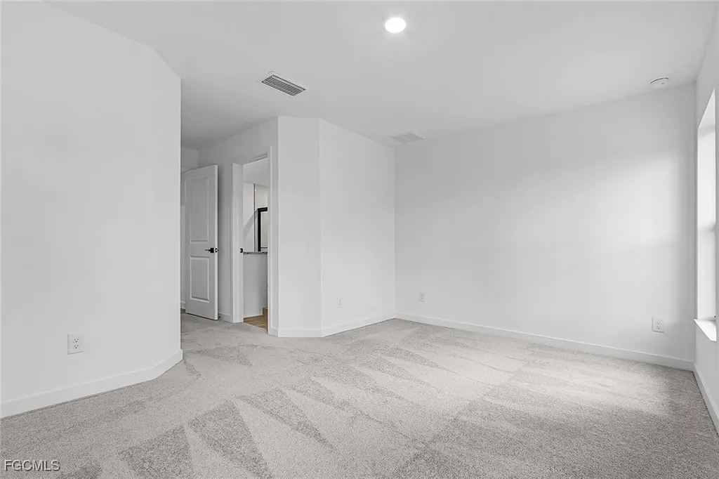 156 Yager Circle Fort Myers FL 33913