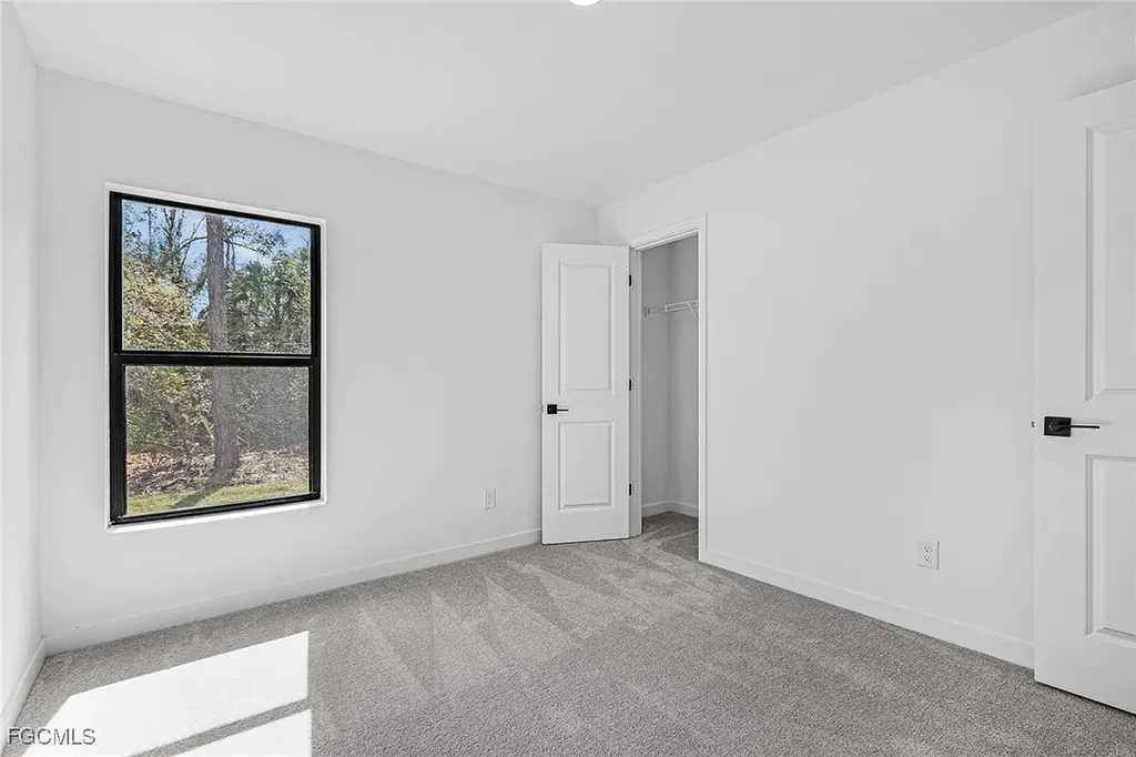 156 Yager Circle Fort Myers FL 33913