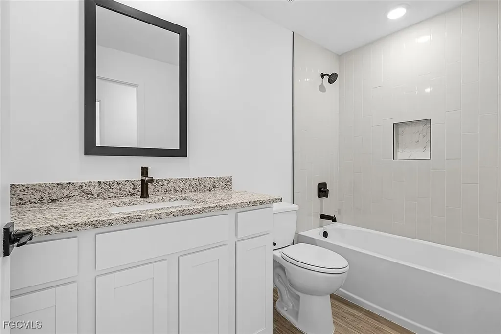 156 Yager Circle Fort Myers FL 33913