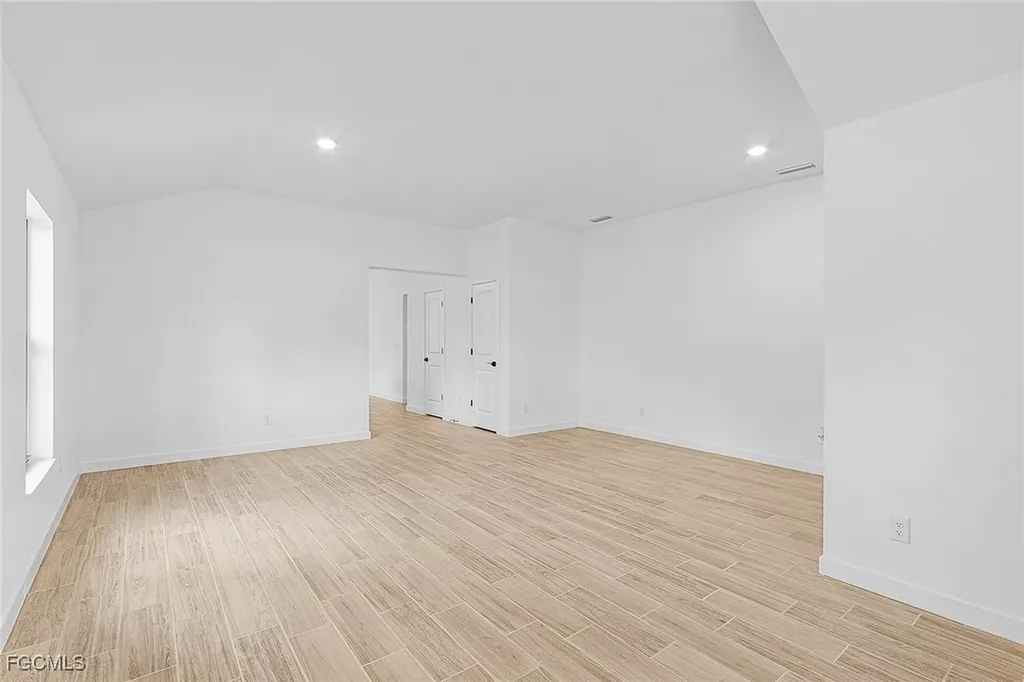 156 Yager Circle Fort Myers FL 33913