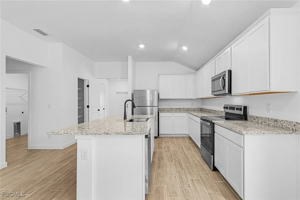 156 Yager Circle Fort Myers FL 33913