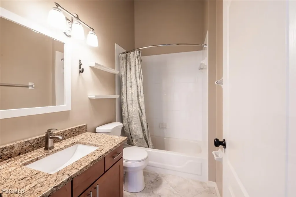 242 Newport Drive Naples FL 34114