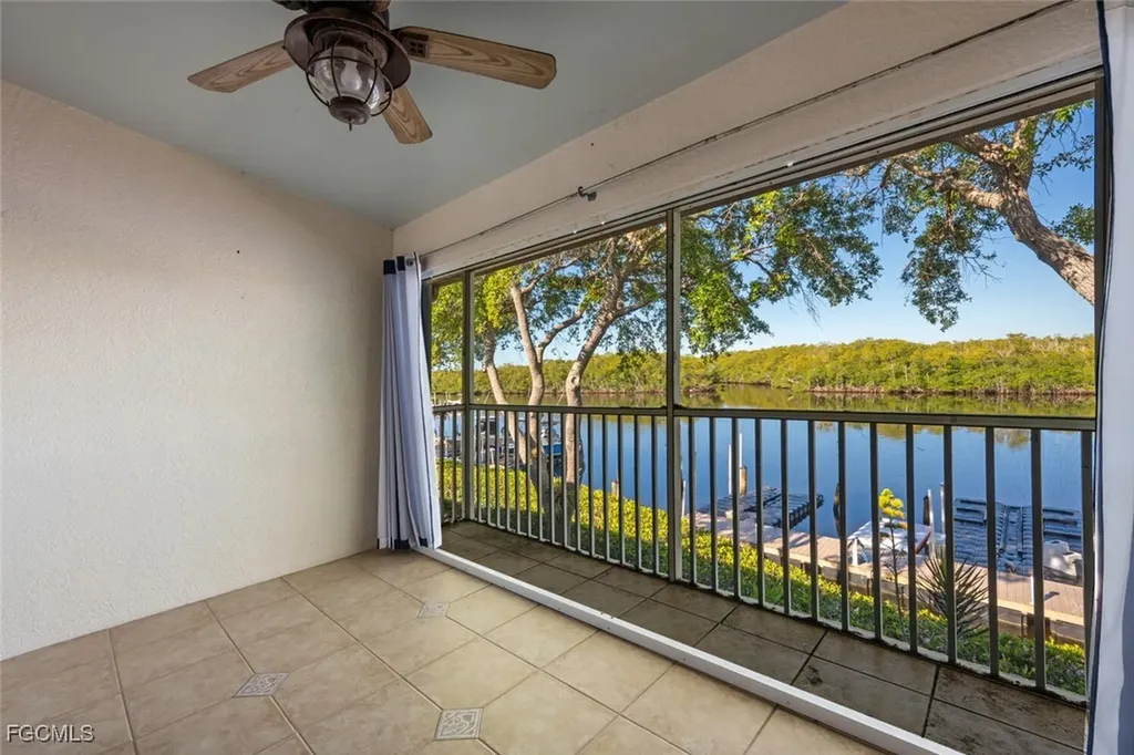 242 Newport Drive Naples FL 34114