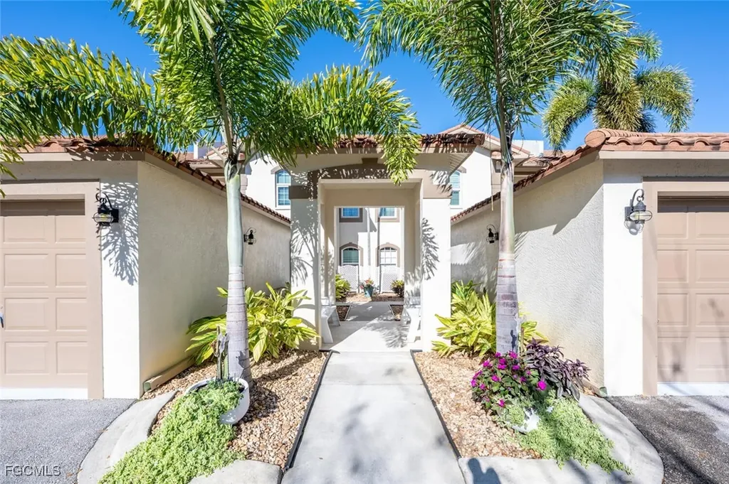 242 Newport Drive Naples FL 34114