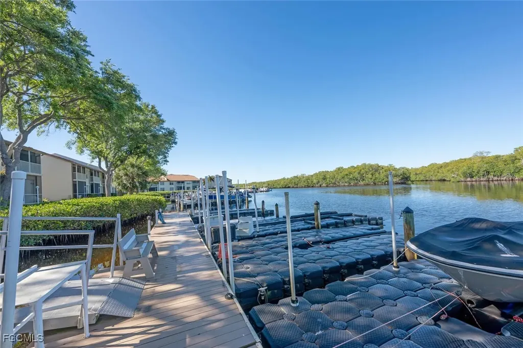 242 Newport Drive Naples FL 34114