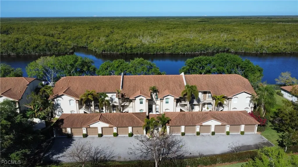 242 Newport Drive Naples FL 34114