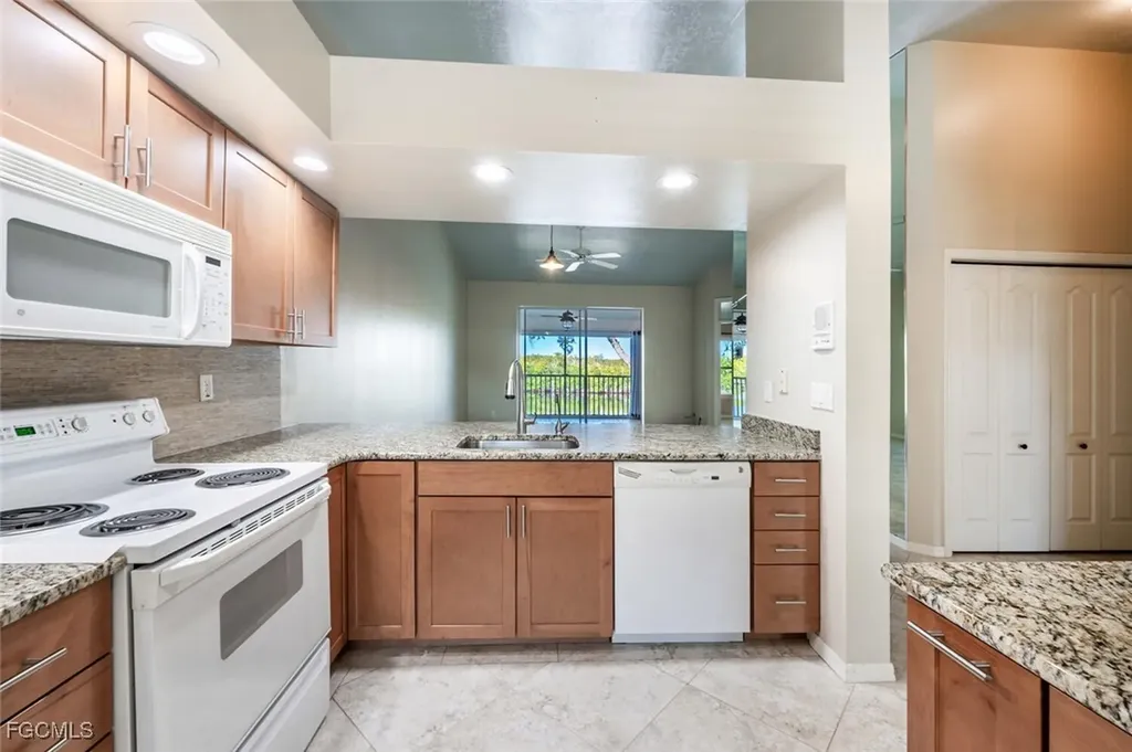 242 Newport Drive Naples FL 34114