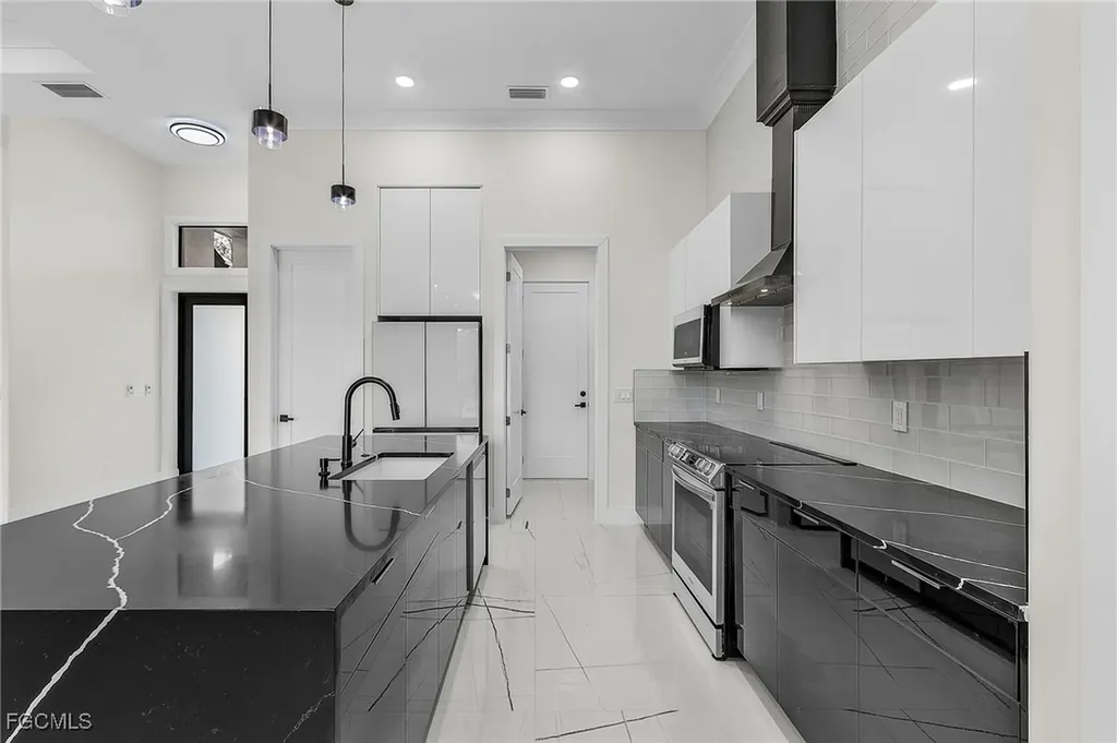 3324 Santa Barbara Boulevard N Cape Coral FL 33993