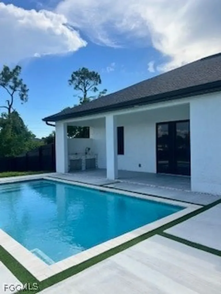 3631 NE 11th Place Cape Coral FL 33909