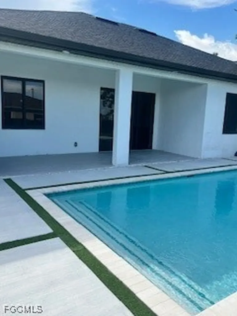 3631 NE 11th Place Cape Coral FL 33909