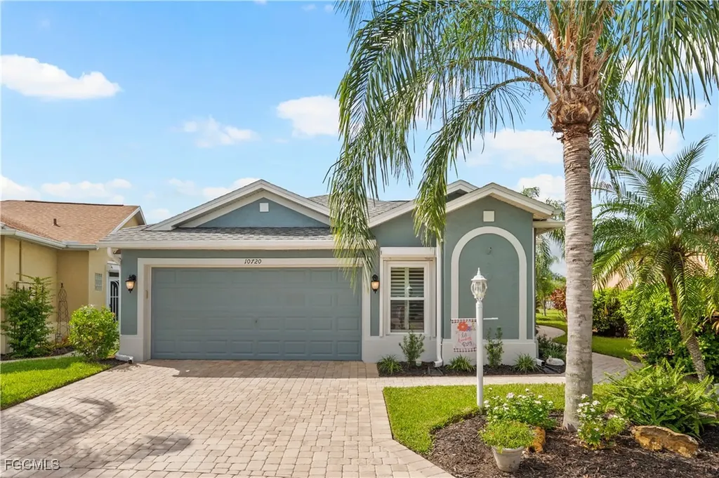Estero FL, 10720 Aqua Surf Court