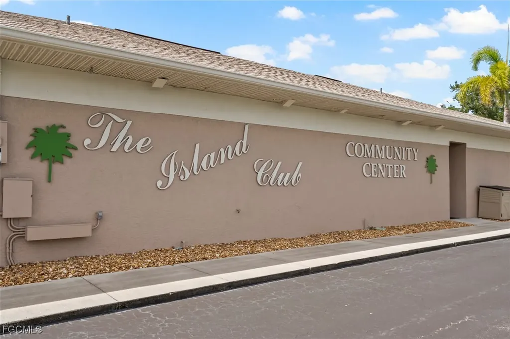 10720 Aqua Surf Court Estero FL 33928