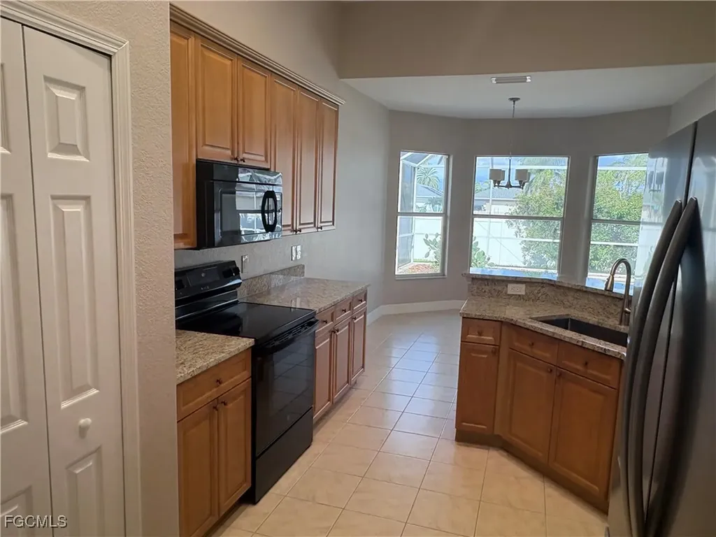 3917 SW 20th Place Cape Coral FL 33914