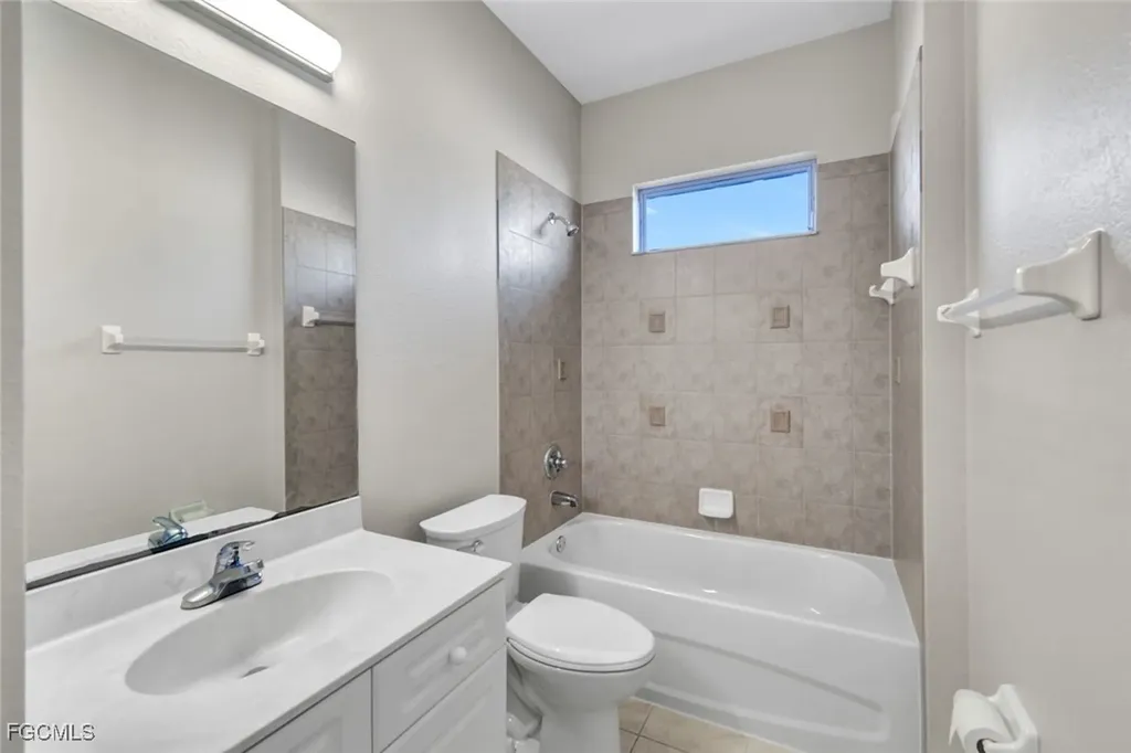 3917 SW 20th Place Cape Coral FL 33914