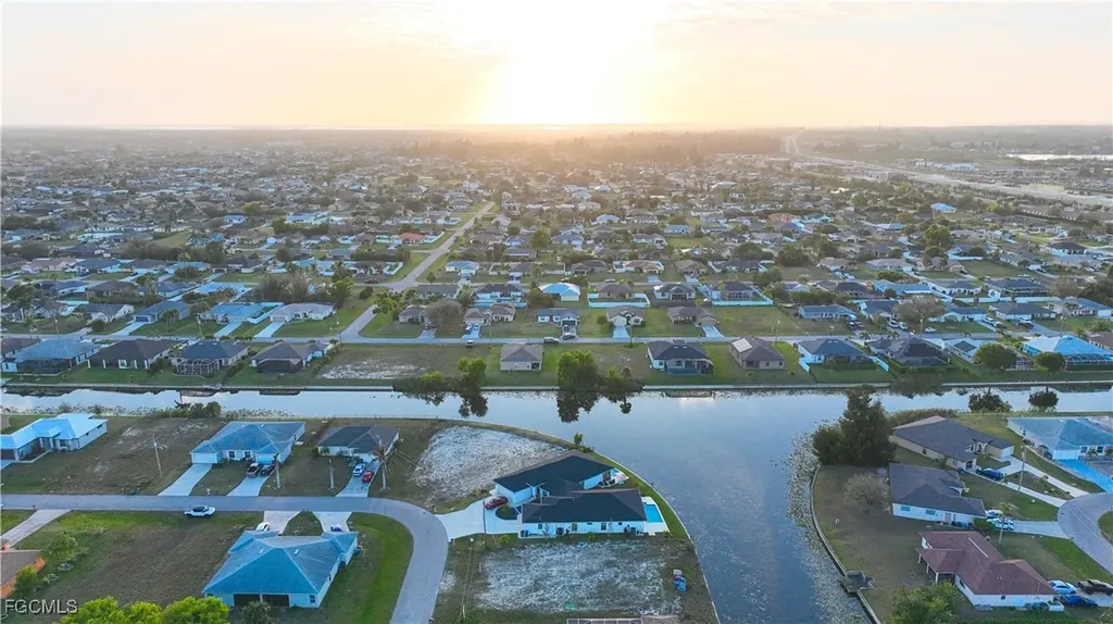 817 SW 8th Street Cape Coral FL 33991